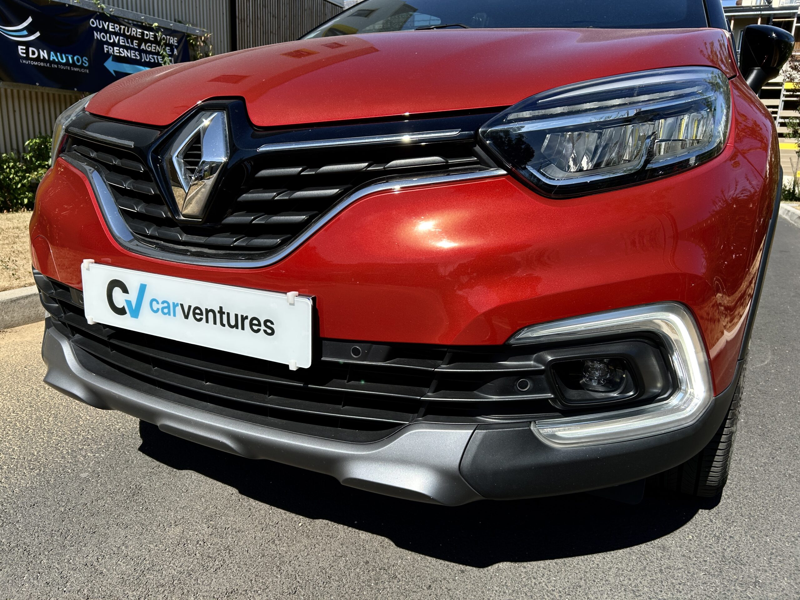 Renault Captur TCe 130 Red Edition CarVentures photo 009