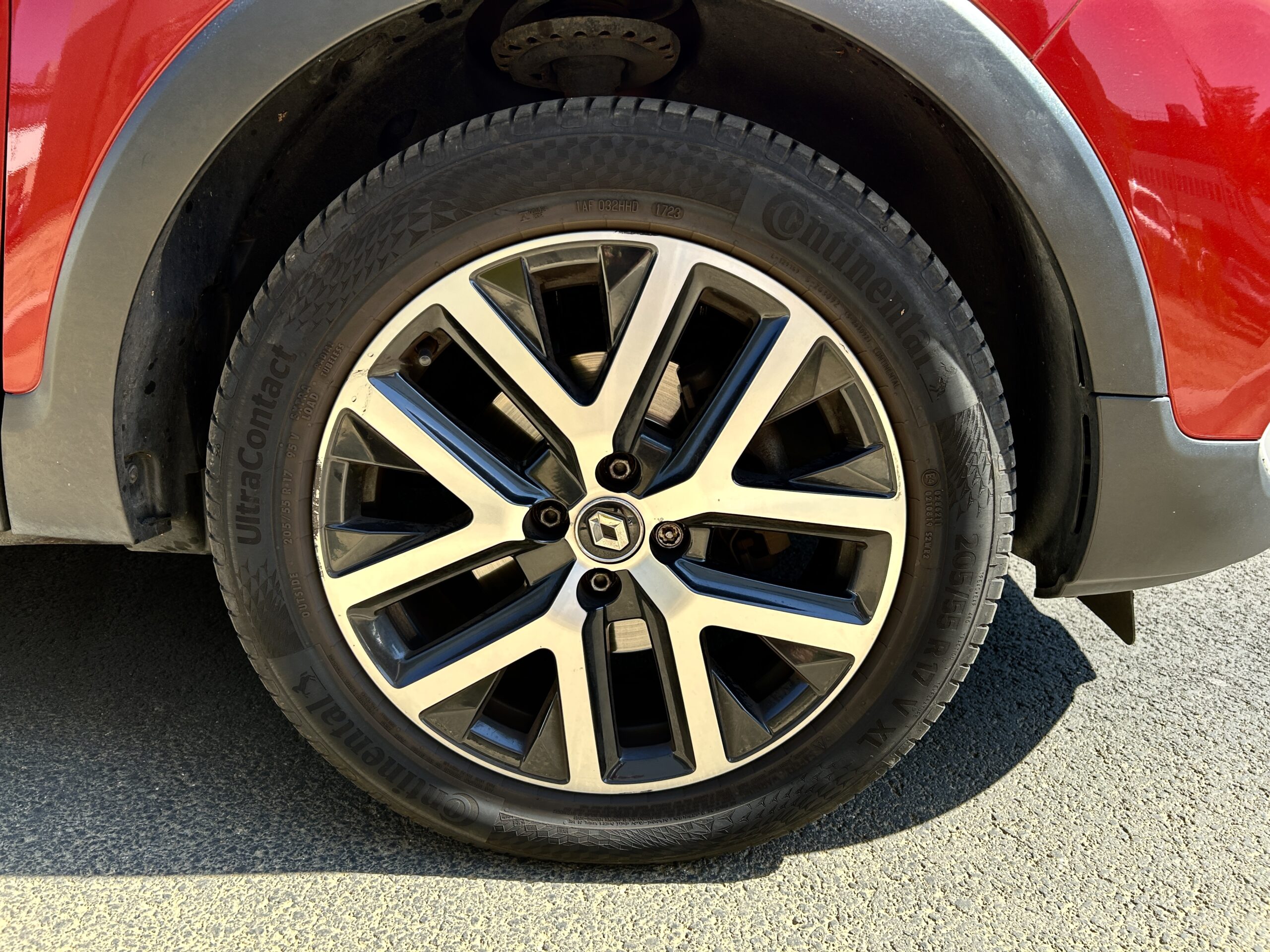 Renault Captur TCe 130 Red Edition CarVentures photo 014
