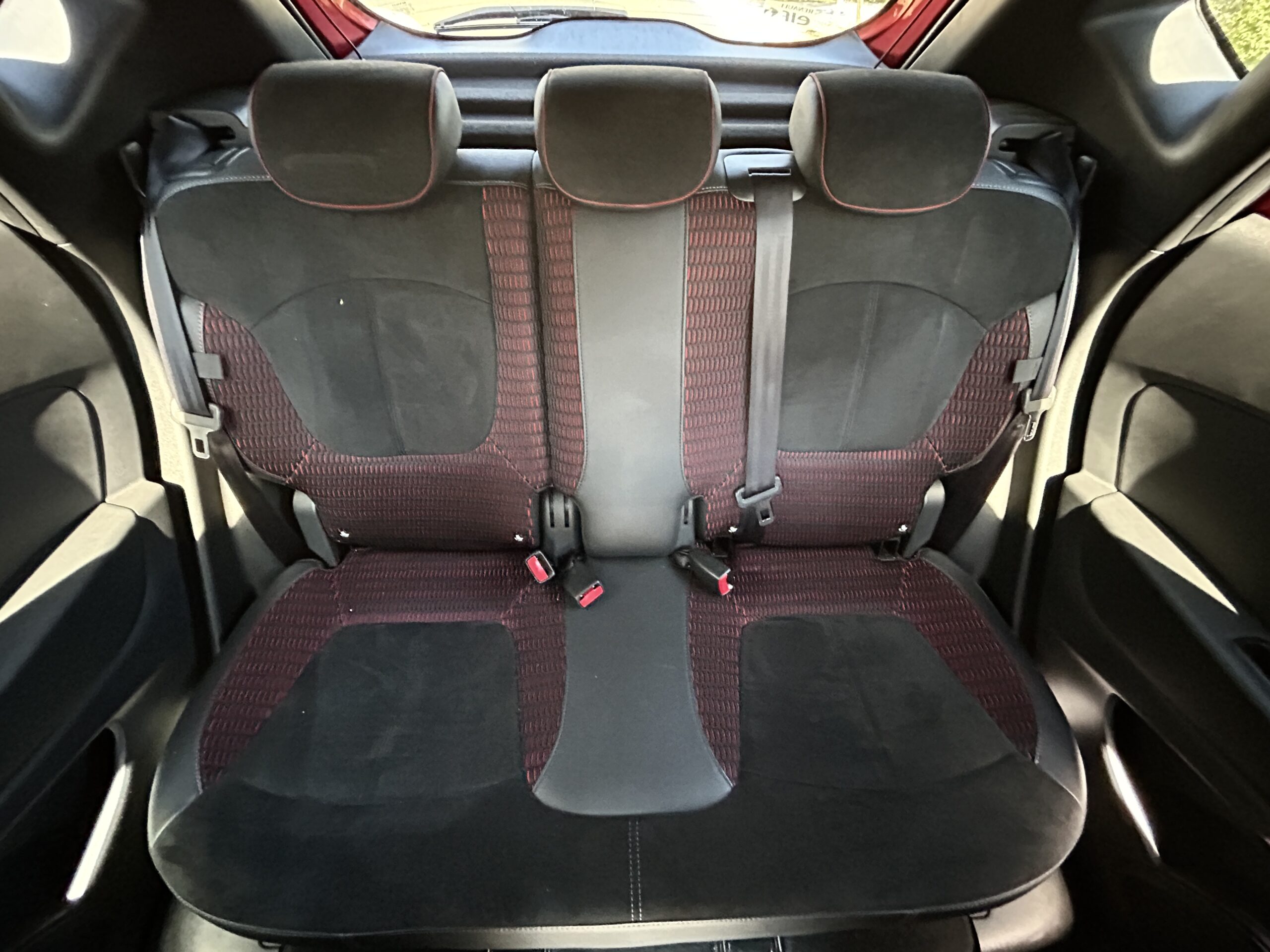 Renault Captur TCe 130 Red Edition CarVentures photo 019