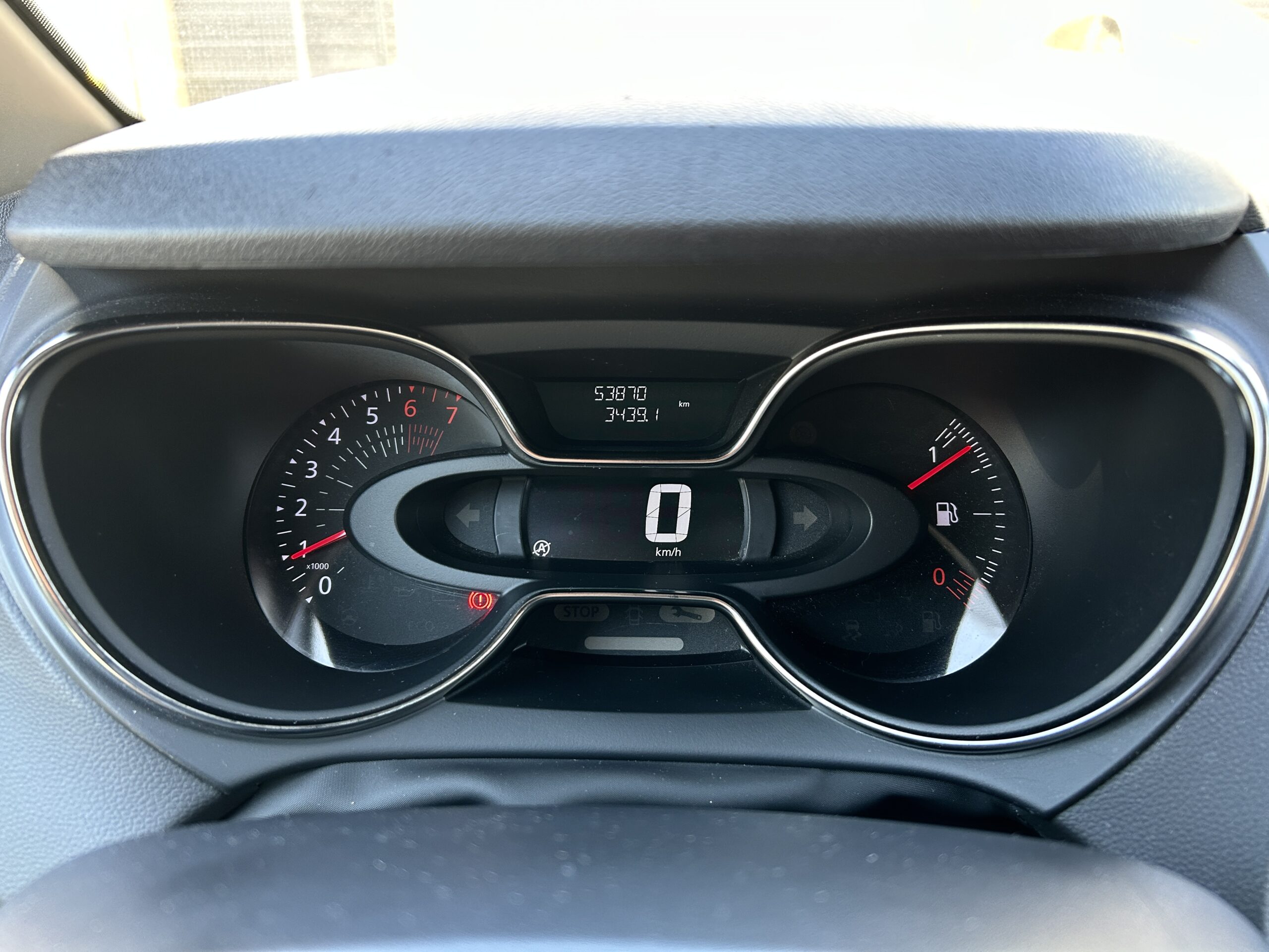 Renault Captur TCe 130 Red Edition CarVentures photo 022