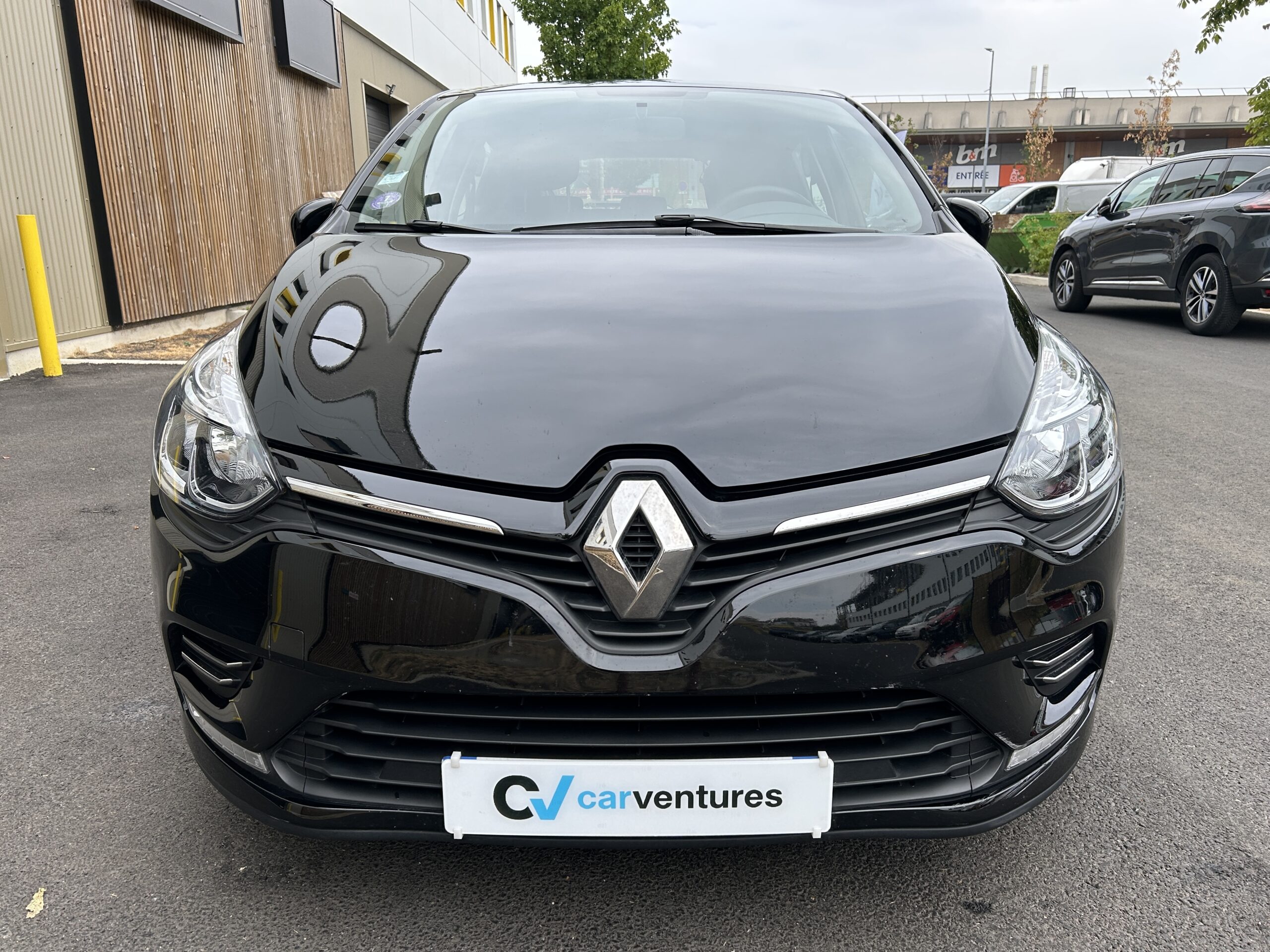 Renault Clio IV TCe 90 Zen CarVentures photo 002