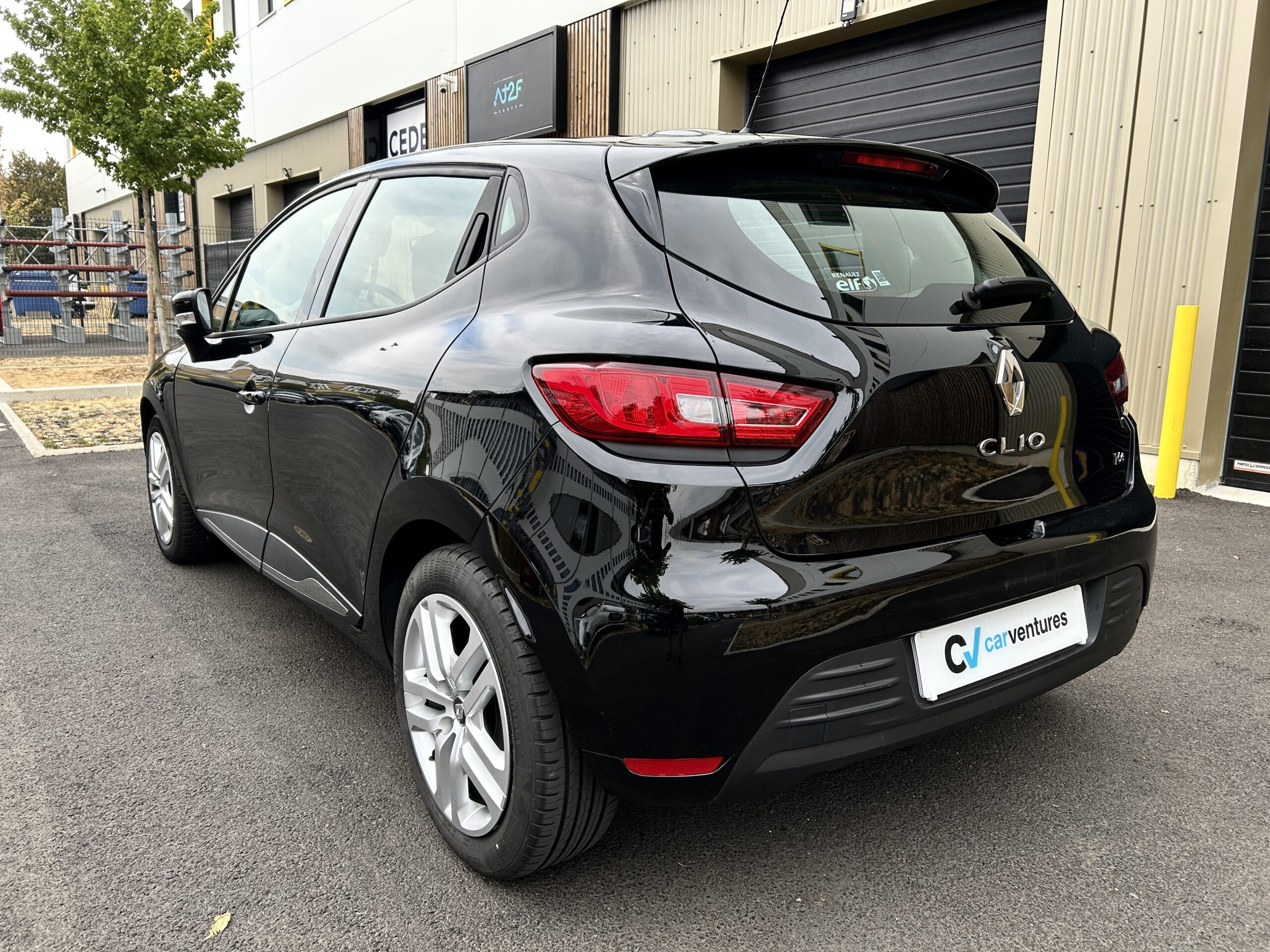 Renault Clio IV TCe 90 Zen CarVentures photo 005
