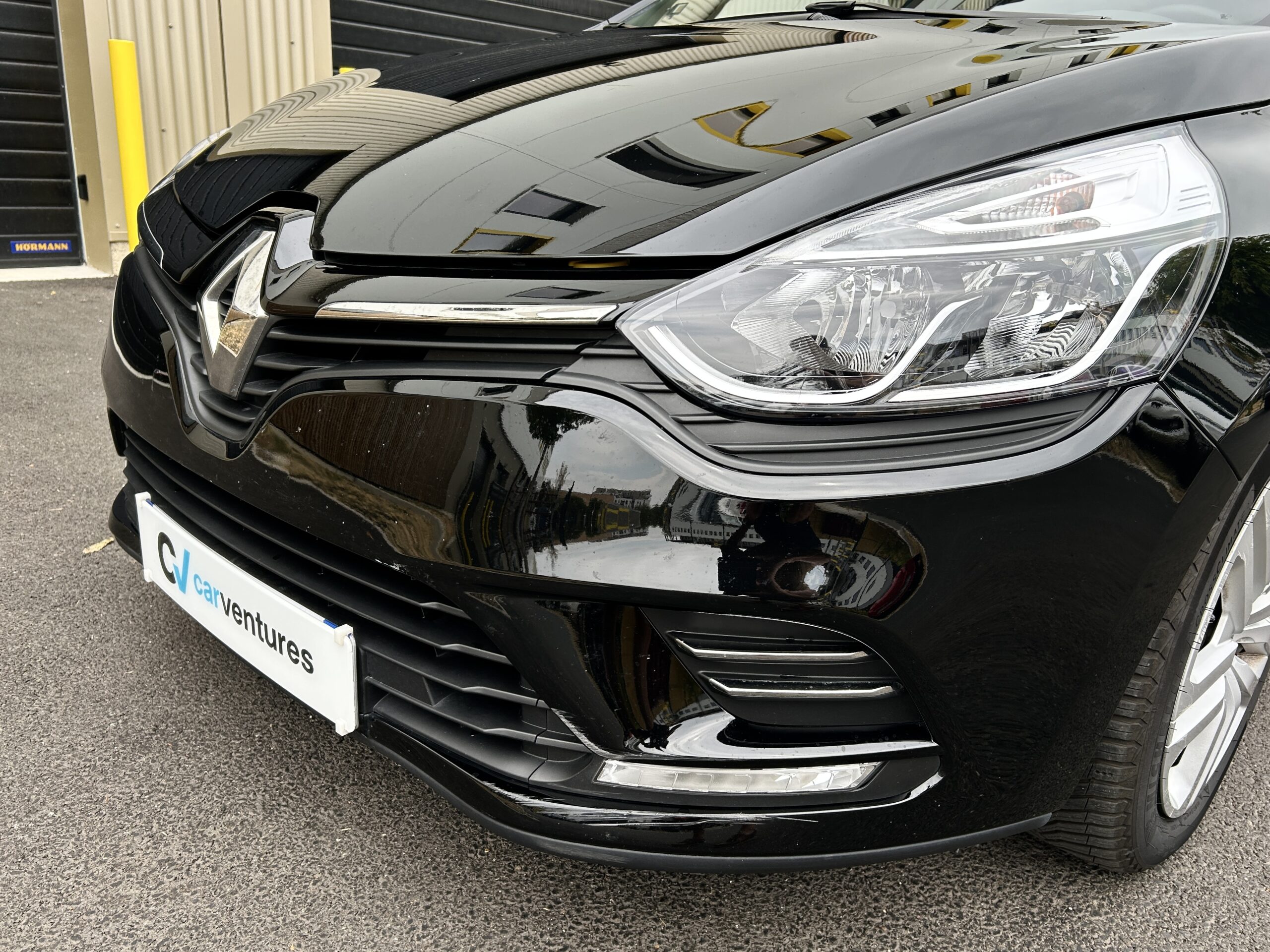Renault Clio IV TCe 90 Zen CarVentures photo 009