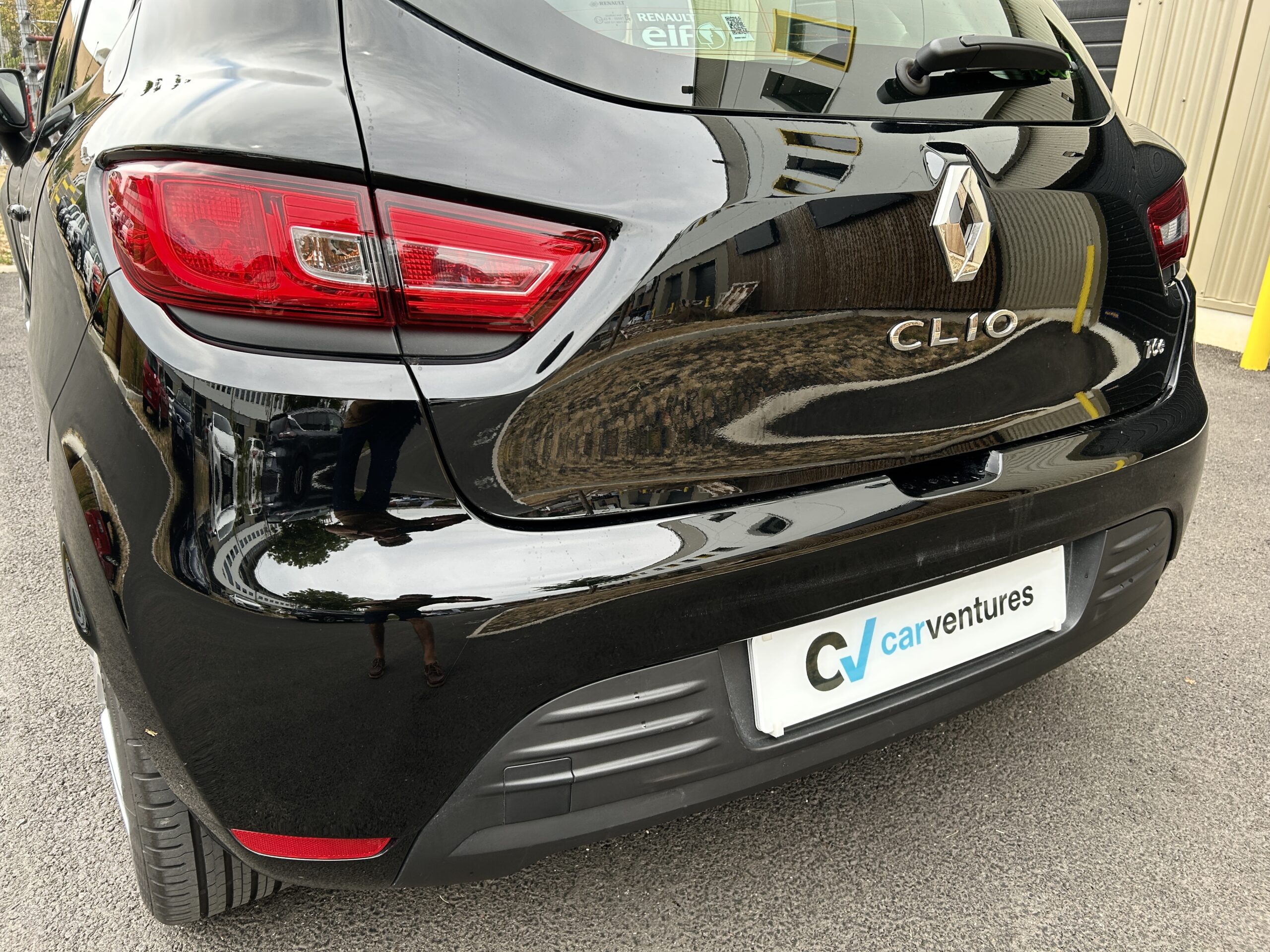 Renault Clio IV TCe 90 Zen CarVentures photo 010