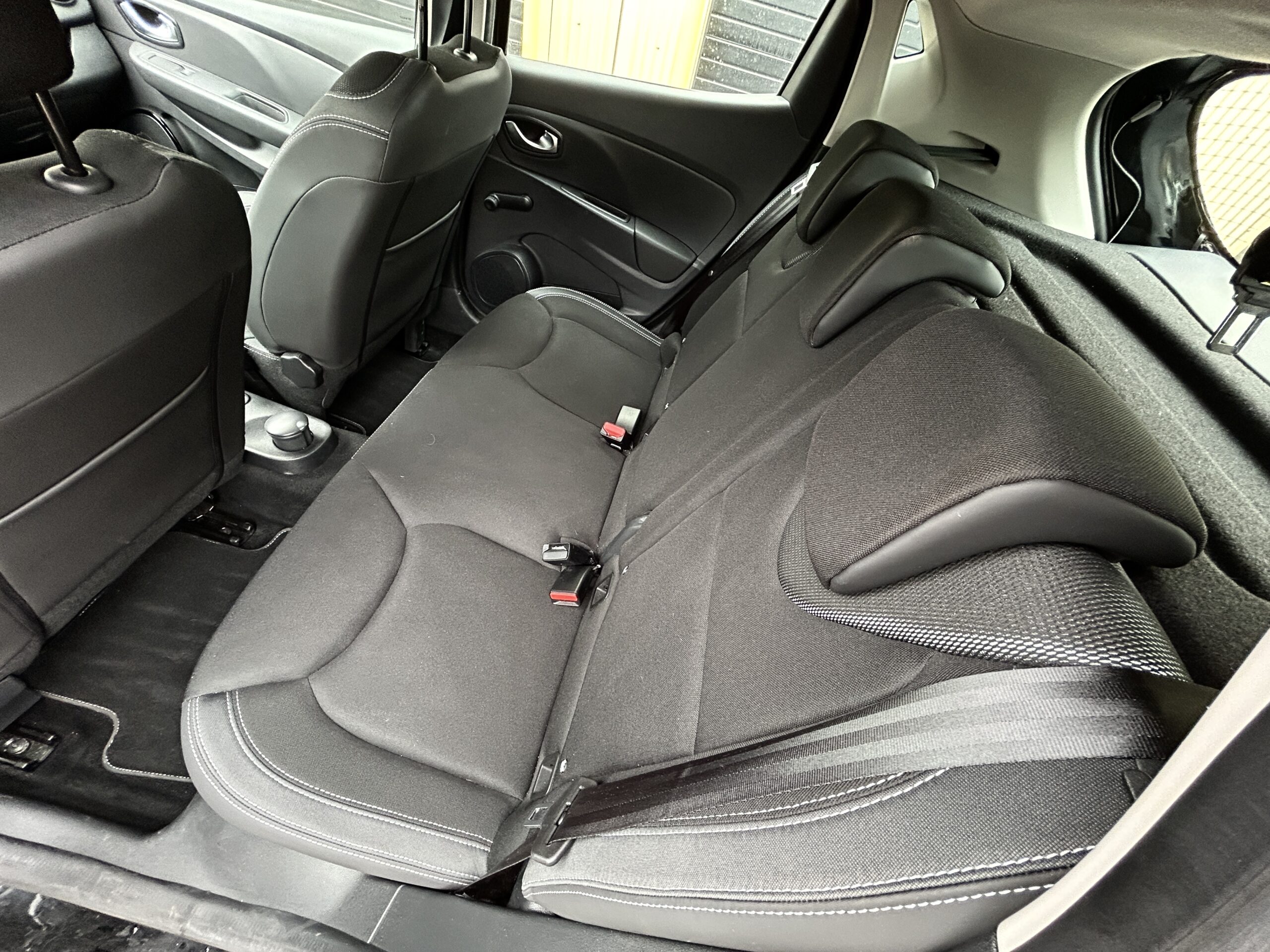 Renault Clio IV TCe 90 Zen CarVentures photo 015