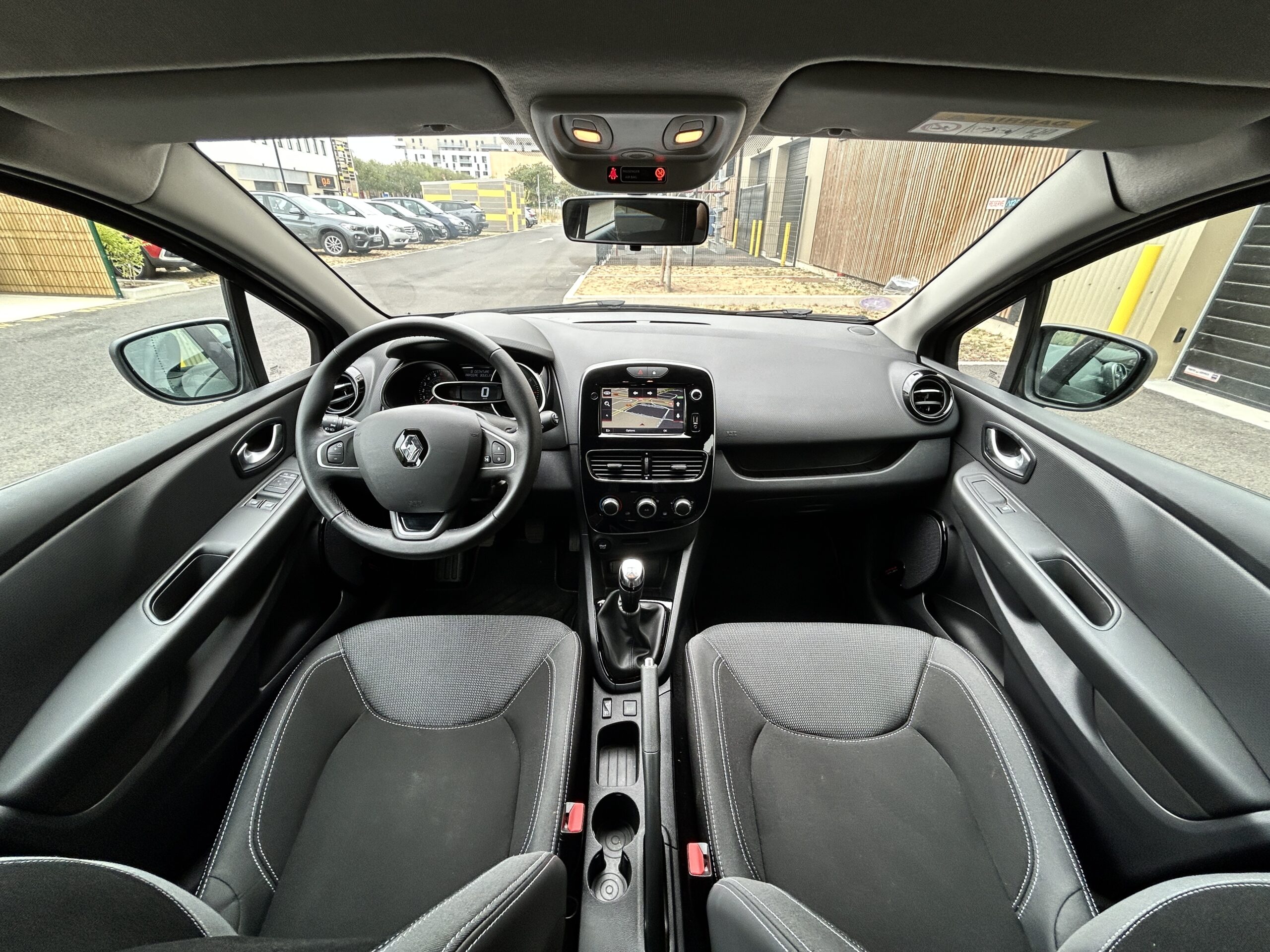 Renault Clio IV TCe 90 Zen CarVentures photo 018
