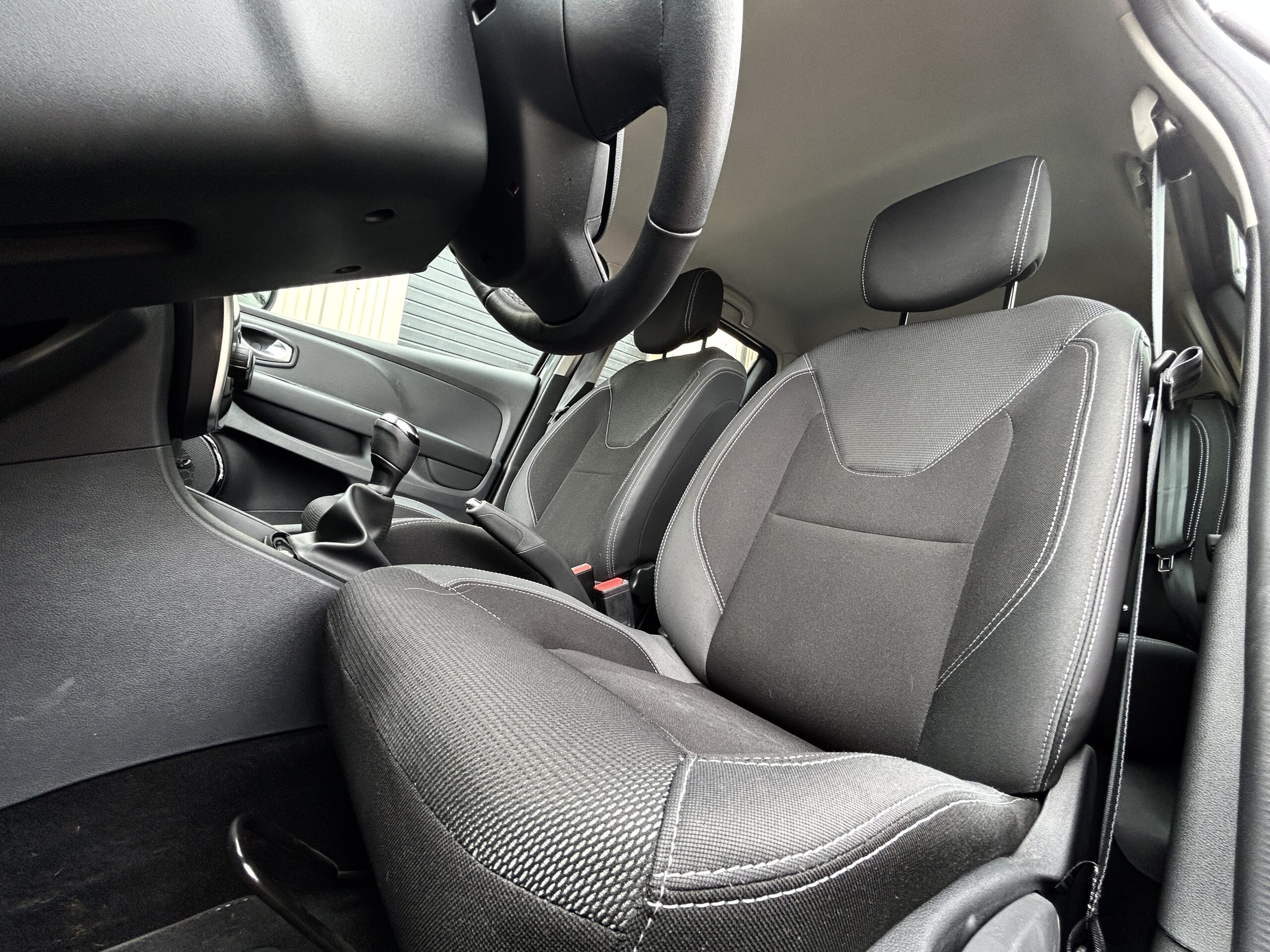 Renault Clio IV TCe 90 Zen CarVentures photo 020