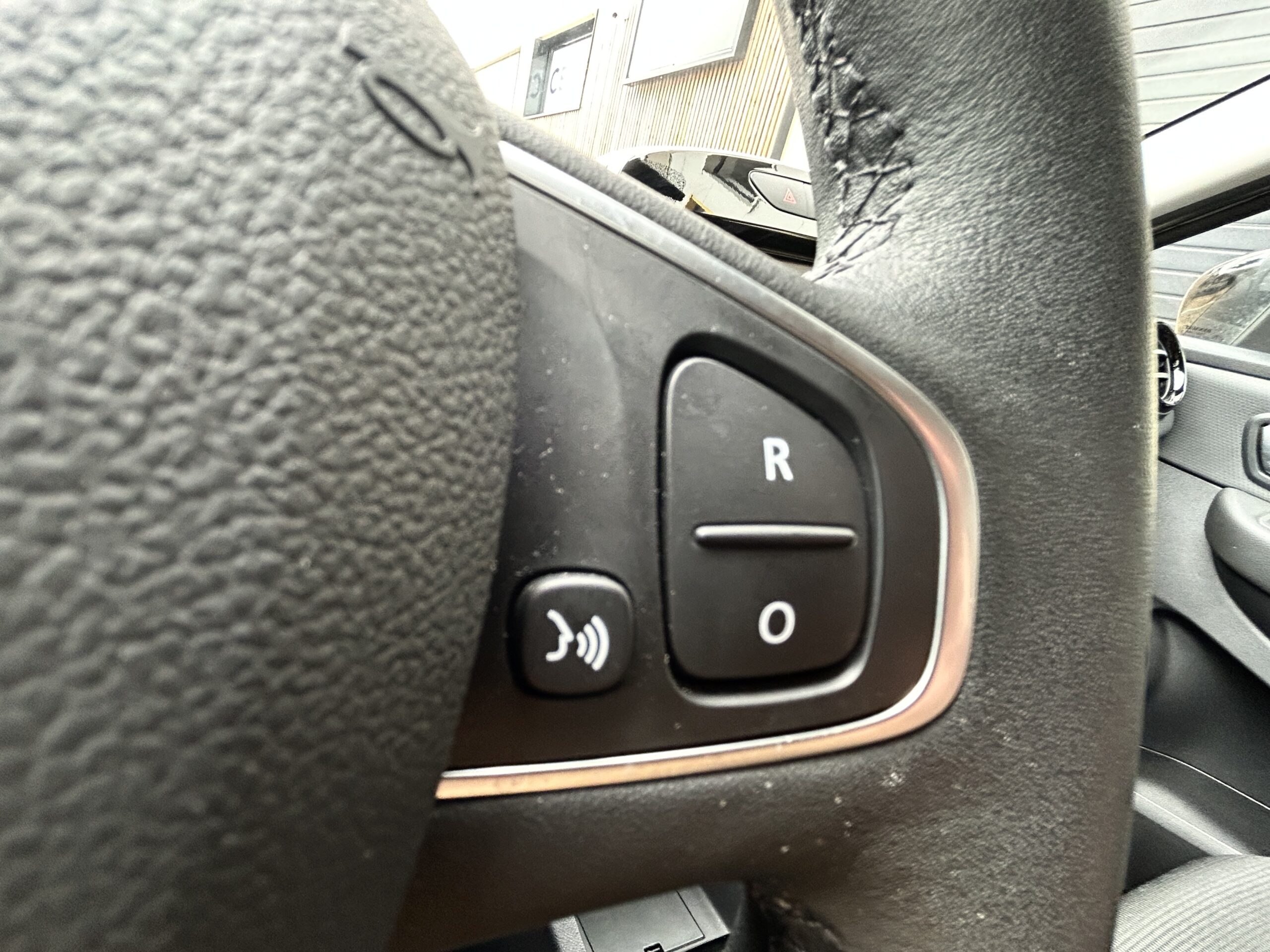 Renault Clio IV TCe 90 Zen CarVentures photo 027