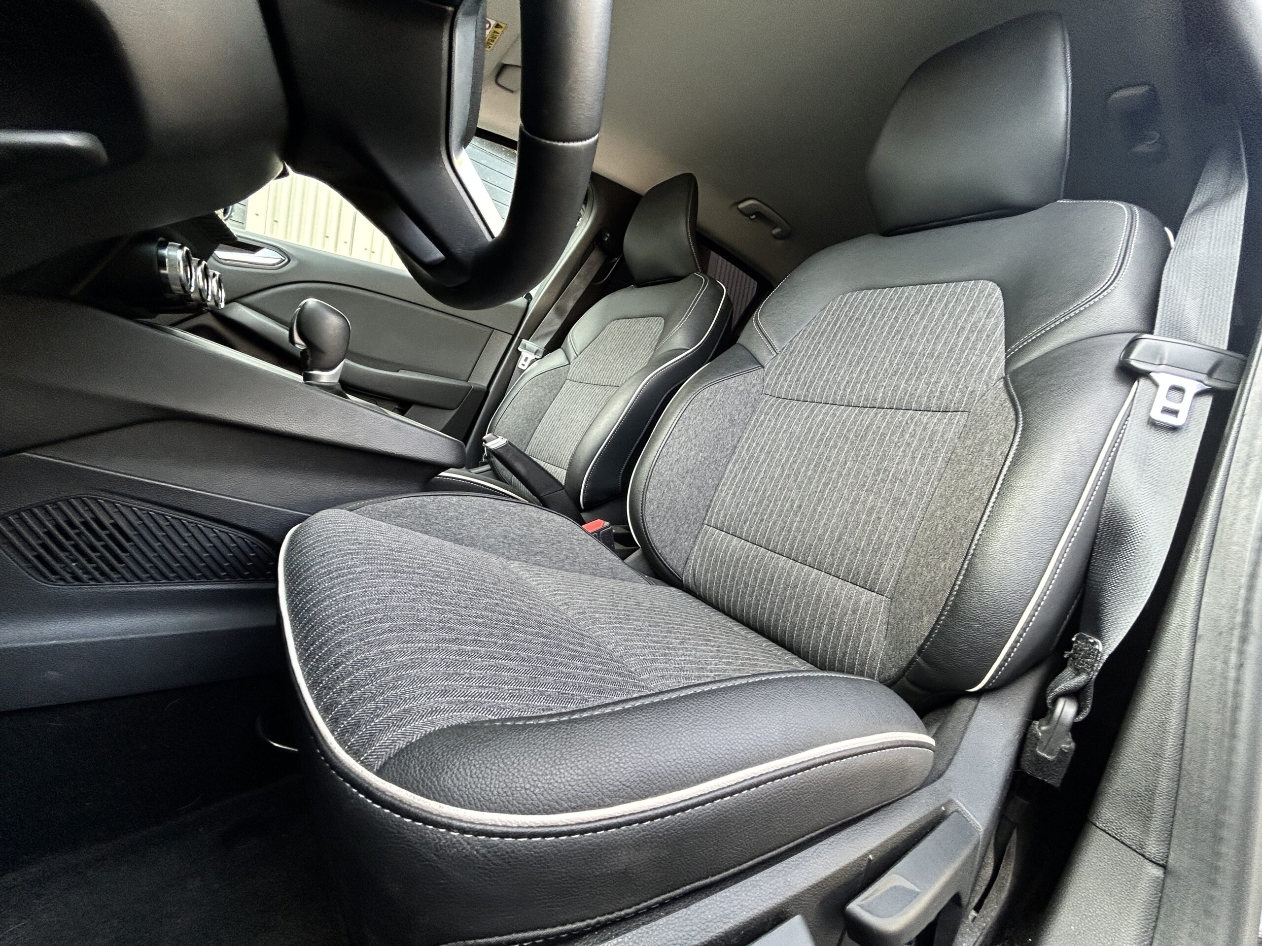 Renault Clio V E-Tech 140 Business CarVentures photo 020