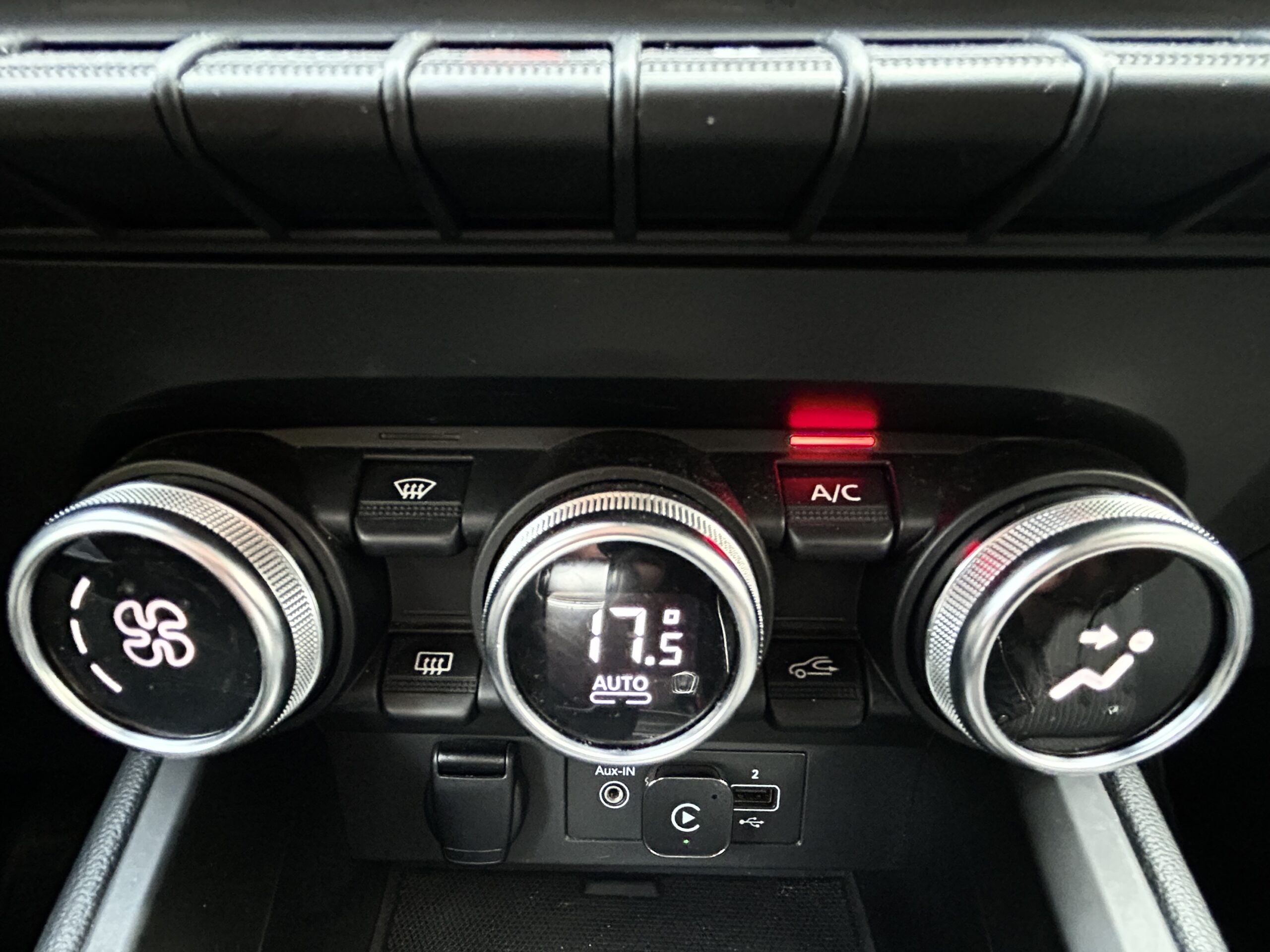 Renault Clio V E-Tech 140 Business CarVentures photo 024