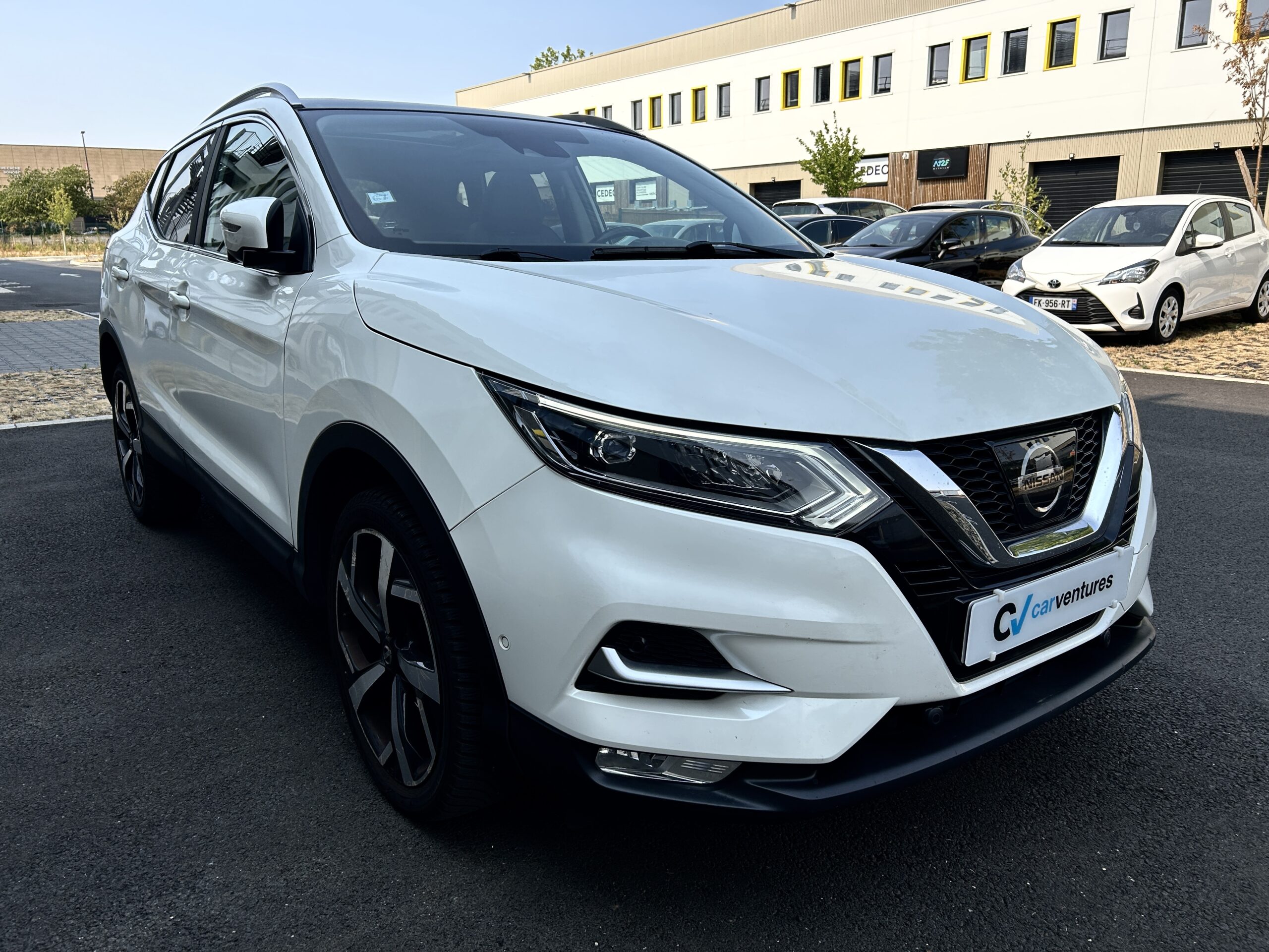 Nissan Qashqai DIG-T 115 Tekna CarVentures photo 003