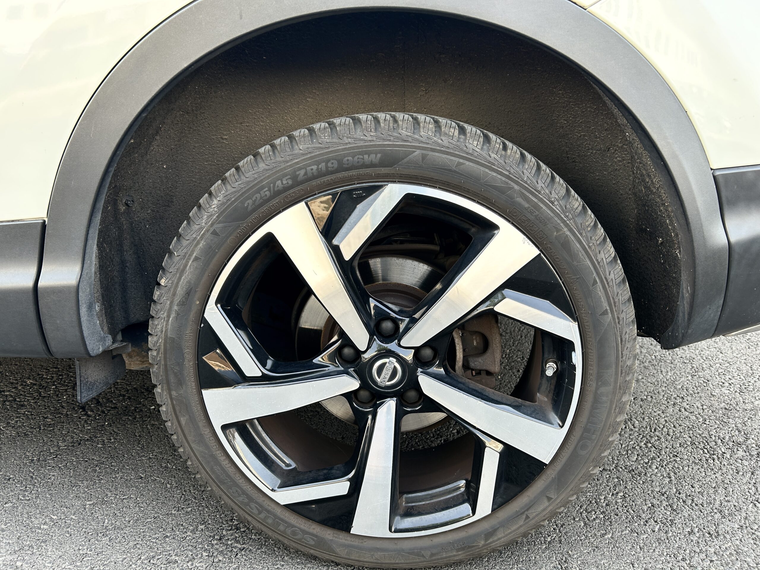 Nissan Qashqai DIG-T 115 Tekna CarVentures photo 012