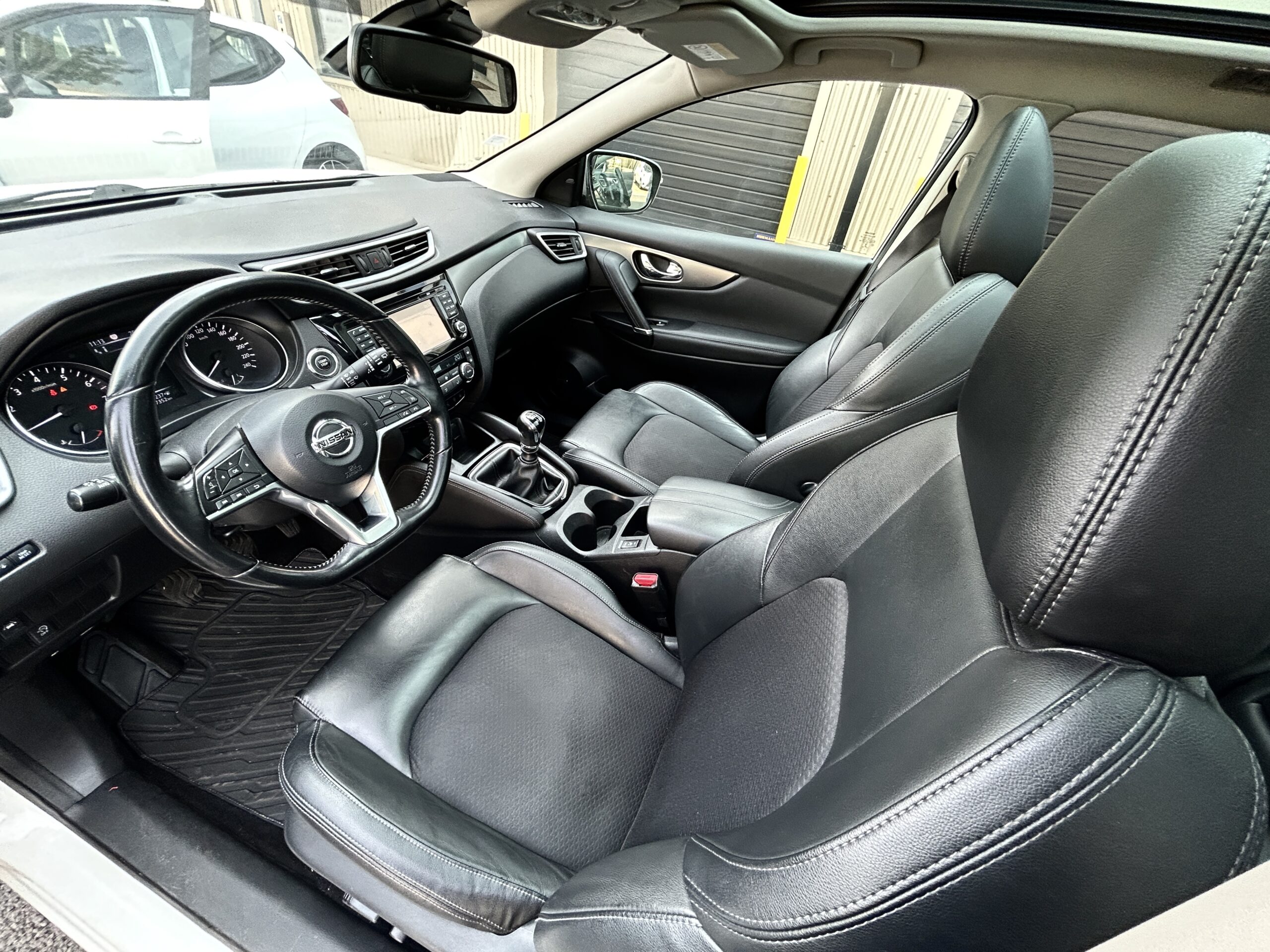 Nissan Qashqai DIG-T 115 Tekna CarVentures photo 019